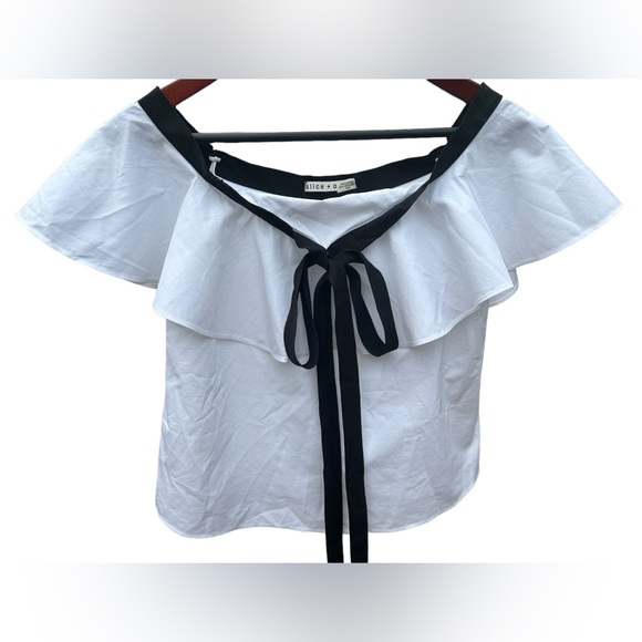 Alice + Olivia Tops - ALICE+OLIVIA Women’s Off-The-Shoulder Short Sleeve Crop Top Size: XS